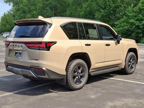 2025 Lexus LX 700h Overtrail