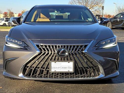 2025 Lexus ES 300h Base