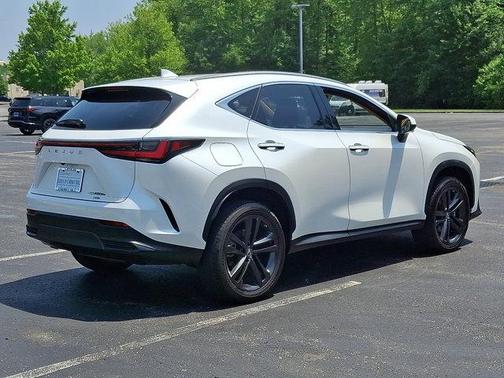 2022 Lexus NX 450h+ Luxury