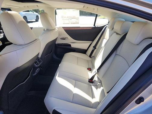 2025 Lexus ES 300h Base