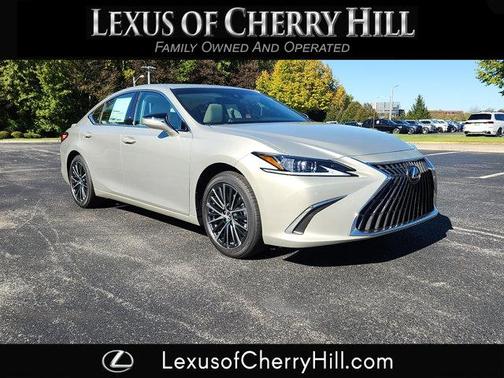 2025 Lexus ES 300h Base
