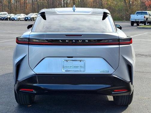 2023 Lexus RZ 450e Luxury
