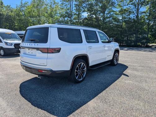 Bright White Clearcoat 2022 Jeep Wagoneer Series II 4x4