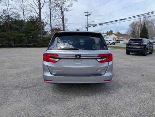 Lunar Silver Metallic 2024 Honda Odyssey EX-L