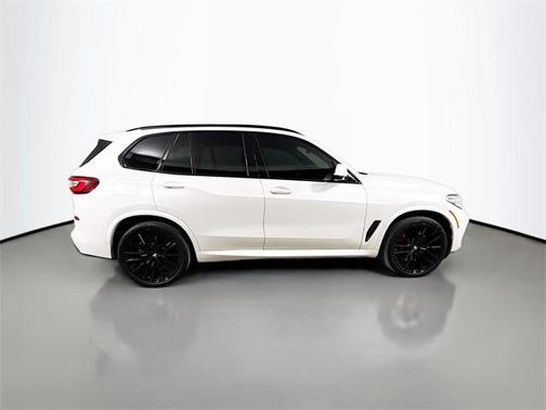 2023 BMW X5 M50i