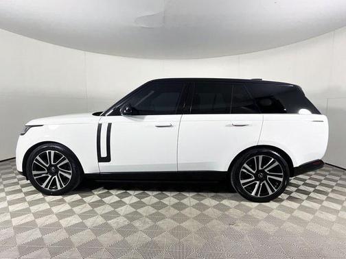 2023 Land Rover Range Rover P530 SE