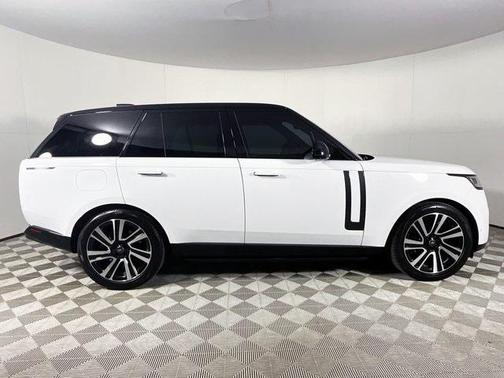2023 Land Rover Range Rover P530 SE