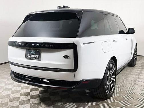 2023 Land Rover Range Rover P530 SE