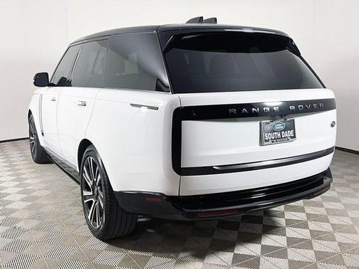 2023 Land Rover Range Rover P530 SE
