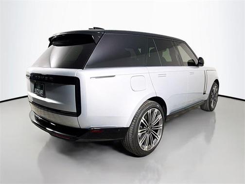2025 Land Rover Range Rover P530 SE