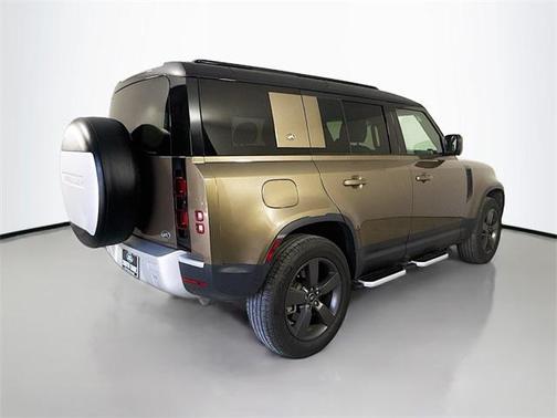 2020 Land Rover Defender 110 SE