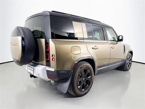 2025 Land Rover Defender 110 P400 S