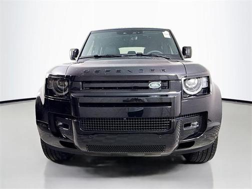 2025 Land Rover Defender 110 P400 X-Dynamic SE