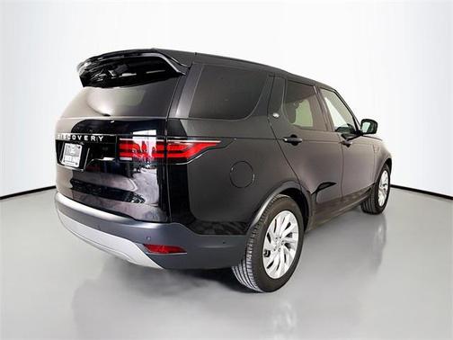 2024 Land Rover Discovery P300 S
