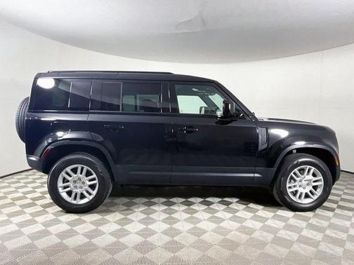 2025 Land Rover Defender 110 P400 S