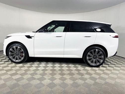2025 Land Rover Range Rover Sport SE