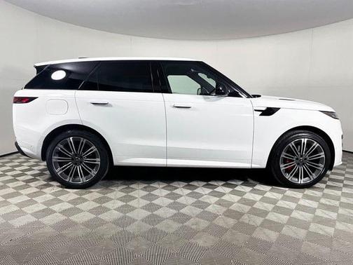 2025 Land Rover Range Rover Sport SE