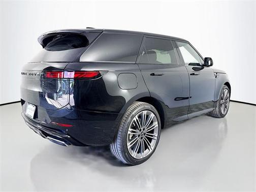 2025 Land Rover Range Rover Sport SE