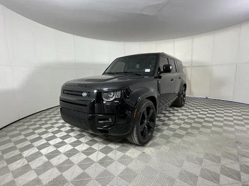 2025 Land Rover Defender 130 P400 X-Dynamic SE