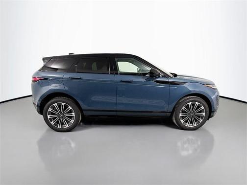 2026 Land Rover Range Rover Evoque Dynamic SE