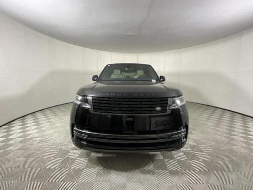 2025 Land Rover Range Rover P530 SE