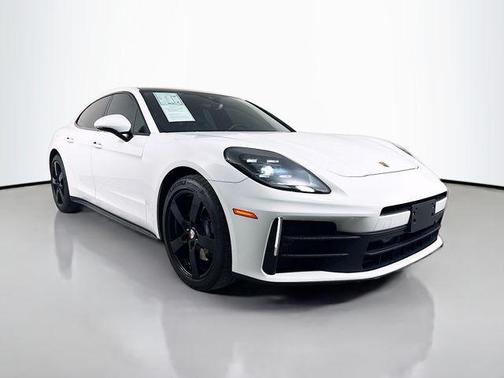 Carrara White Metallic 2024 Porsche Panamera 4