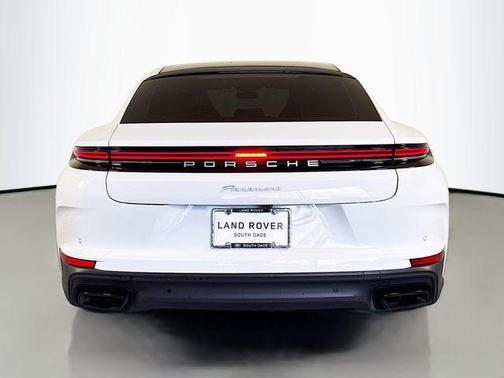 Carrara White Metallic 2024 Porsche Panamera 4
