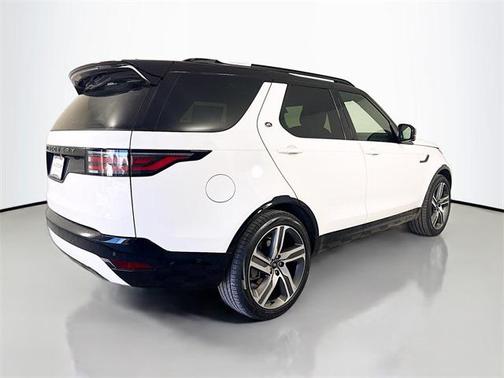 2026 Land Rover Discovery Dynamic SE