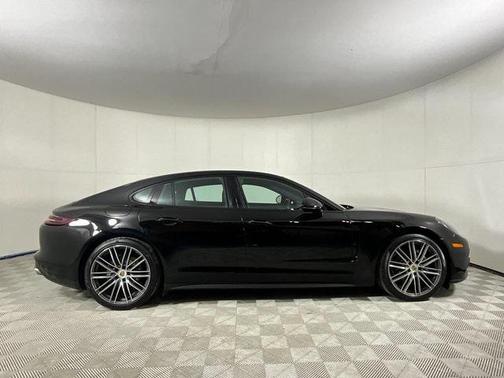 2018 Porsche Panamera 4