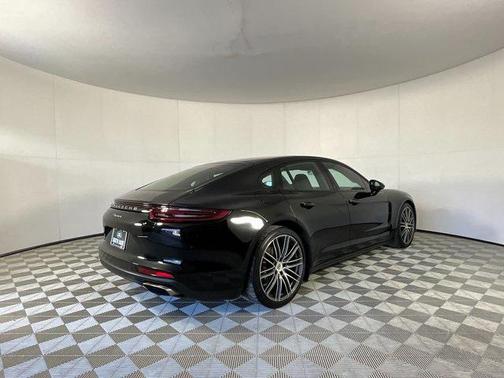 2018 Porsche Panamera 4