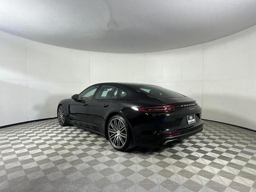 2018 Porsche Panamera 4