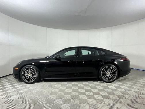 2018 Porsche Panamera 4