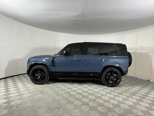 2025 Land Rover Defender 110 P400 X-Dynamic SE