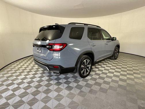 2023 Honda Pilot AWD Elite