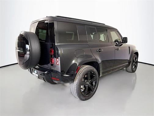 2025 Land Rover Defender 110 P400 X-Dynamic SE