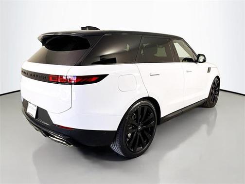 2025 Land Rover Range Rover Sport SE