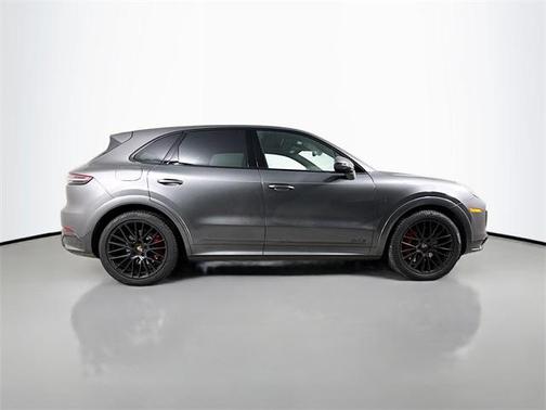 2022 Porsche Cayenne GTS