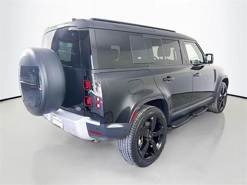 2021 Land Rover Defender 110 SE