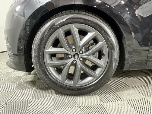 2026 Land Rover Range Rover Velar P250 SE R-Dynamic