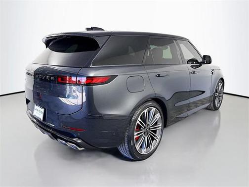 2025 Land Rover Range Rover Sport SE