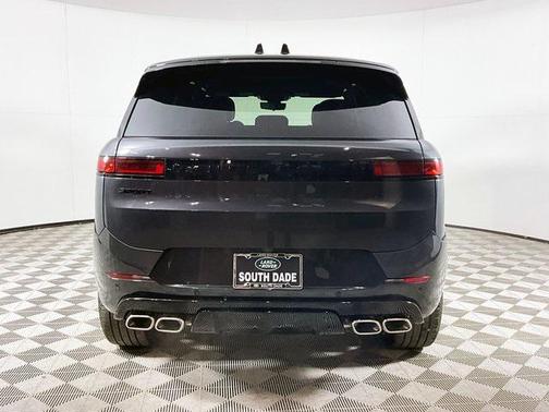 2025 Land Rover Range Rover Sport SE