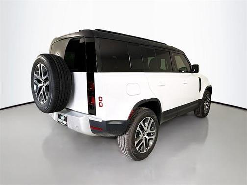 2025 Land Rover Defender 110 P400 S