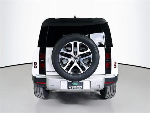 2025 Land Rover Defender 110 P400 S