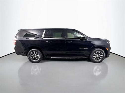 2023 Chevrolet Suburban LT