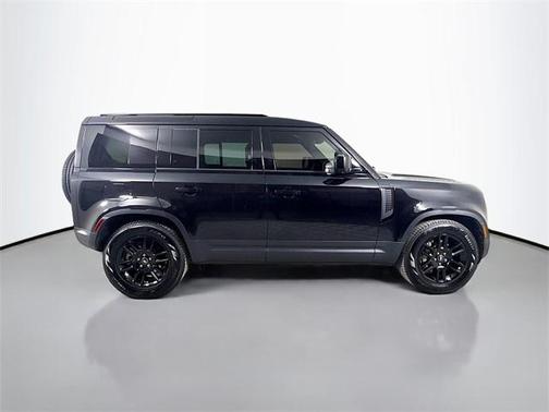 2025 Land Rover Defender 110 P400 S