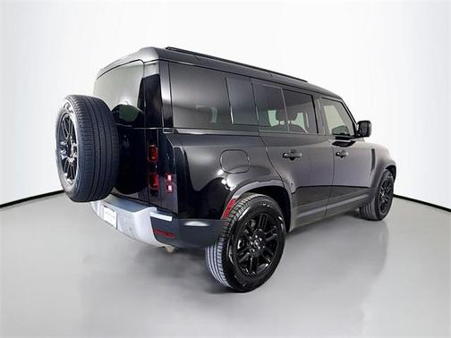 2025 Land Rover Defender 110 P400 S