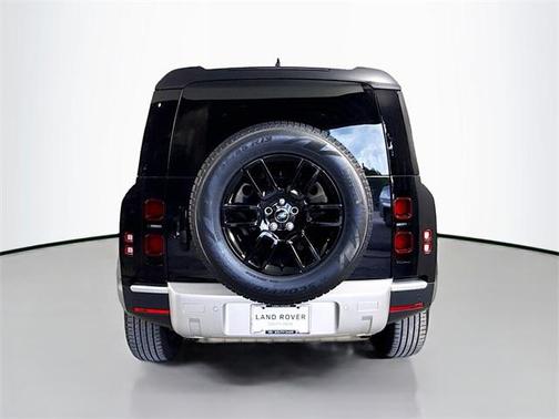 2025 Land Rover Defender 110 P400 S