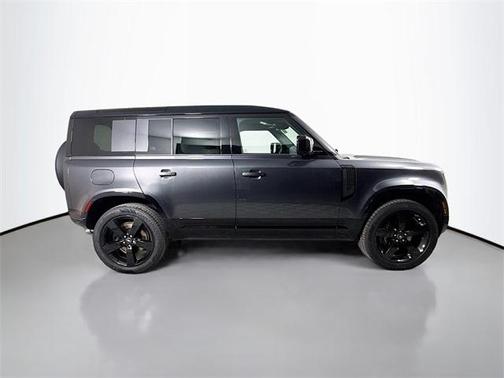 2025 Land Rover Defender 110 V8