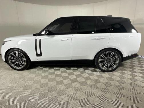 2025 Land Rover Range Rover P530 SE