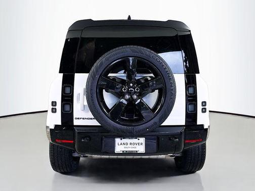 Fuji White 2026 Land Rover Defender P400 X-Dynamic SE